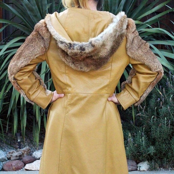 STUNNING VINTAGE LEATHER AND FUR COAT/LONG COAT - Picture 4 of 6